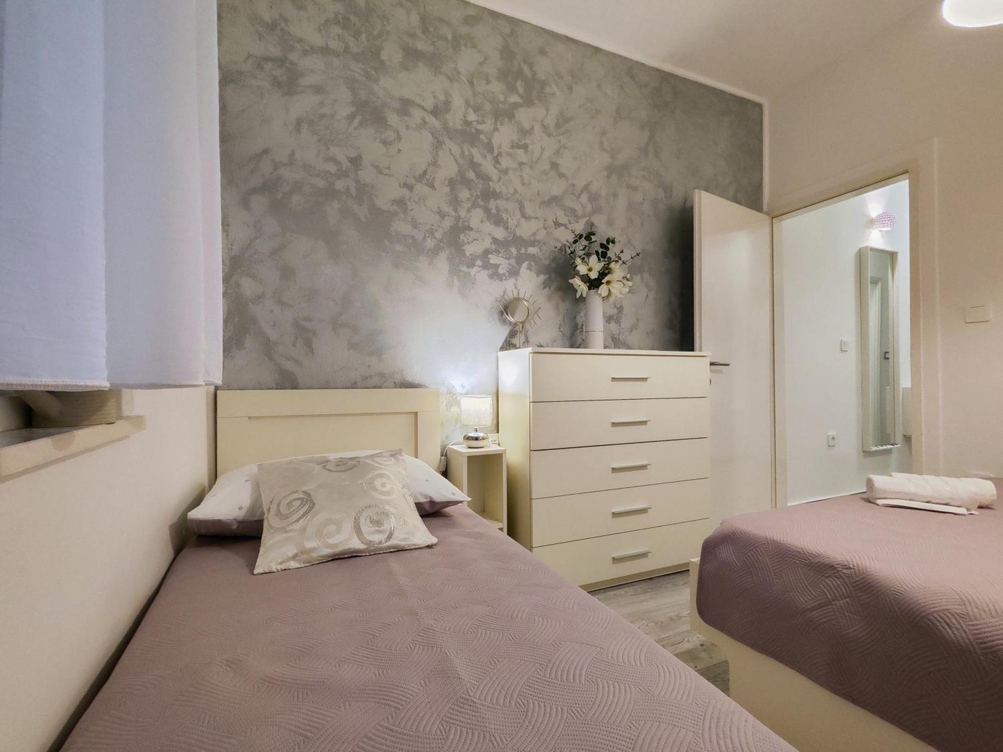 Sea & Sun Apartments Tučepi Rom bilde